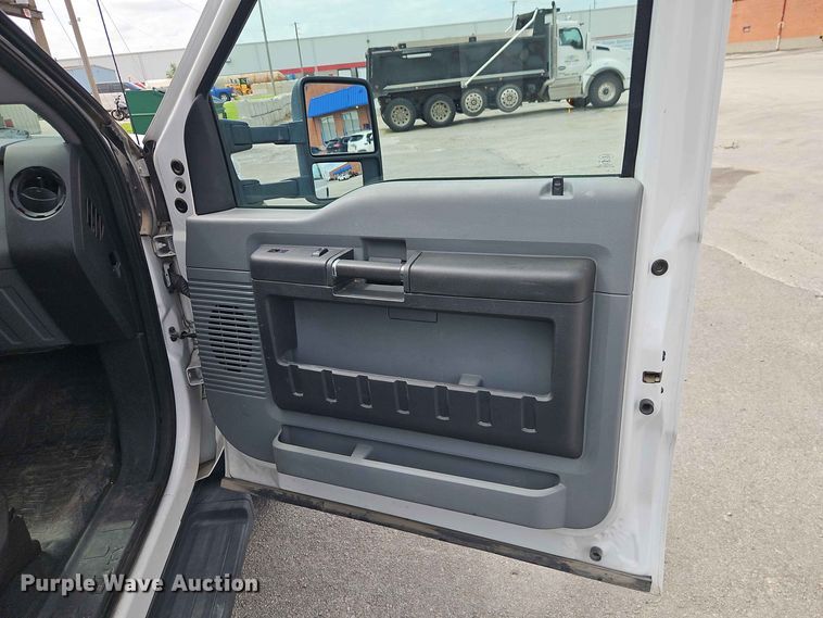 image for item EO8547 2012 Ford F-550 utility / service truck