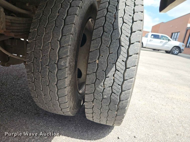 image for item EO8547 2012 Ford F-550 utility / service truck