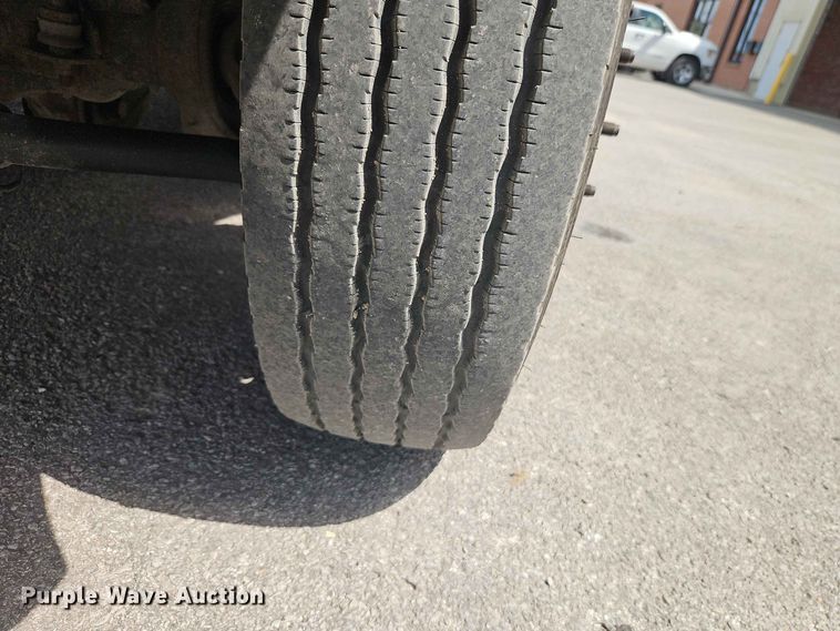 image for item EO8547 2012 Ford F-550 utility / service truck