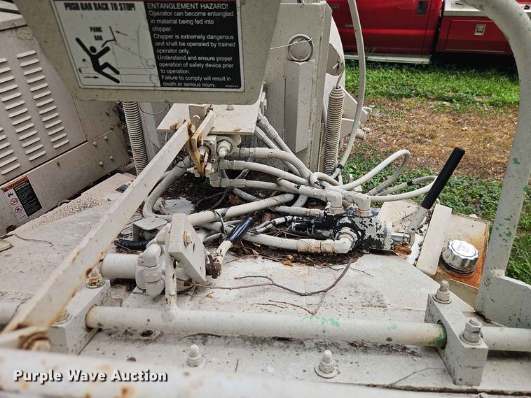 image for item EO8550 2006 Woodchuck WC1200CF wood chipper