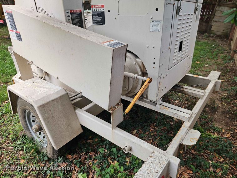 image for item EO8550 2006 Woodchuck WC1200CF wood chipper