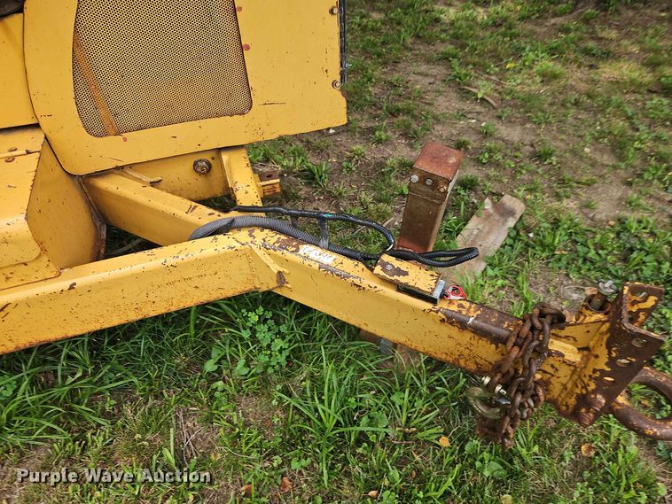 image for item EO8551 2000 Vermeer BC1230A wood chipper