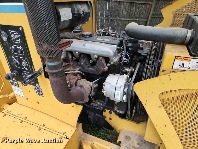 image for item EO8551 2000 Vermeer BC1230A wood chipper