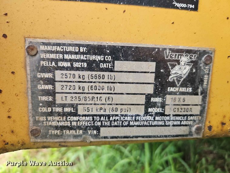 image for item EO8551 2000 Vermeer BC1230A wood chipper