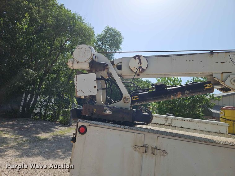 image for item EO8552 1999 Ford F550 utility / service truck