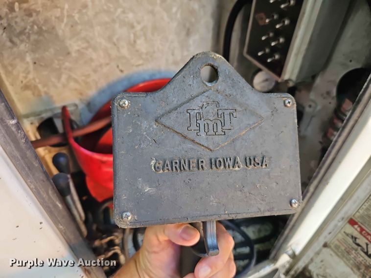 image for item EO8552 1999 Ford F550 utility / service truck
