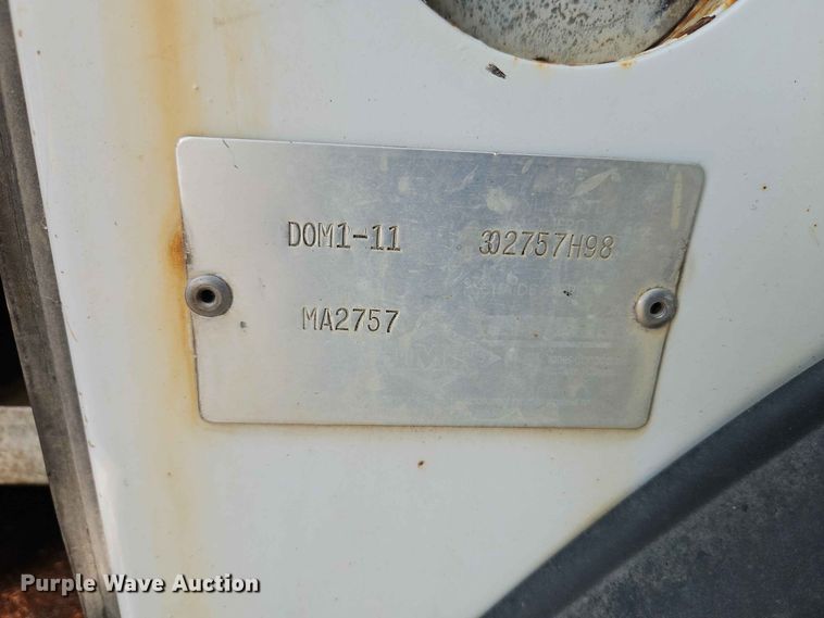 image for item EO8552 1999 Ford F550 utility / service truck