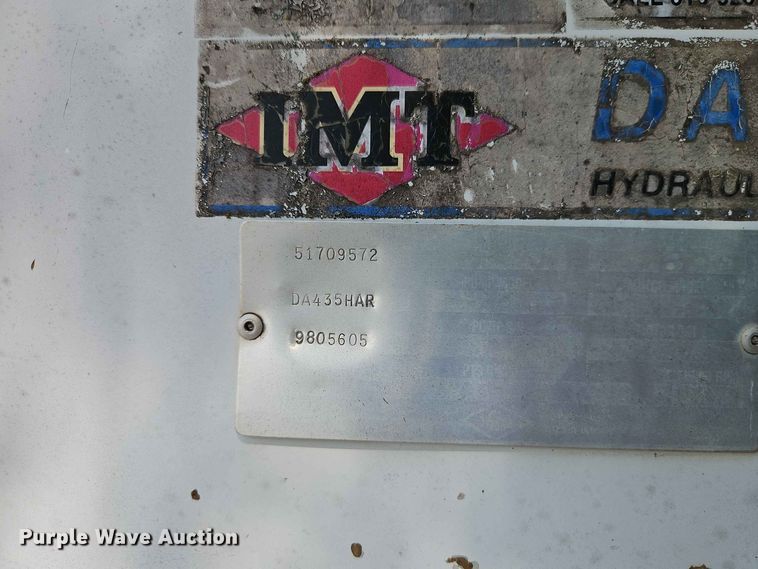 image for item EO8552 1999 Ford F550 utility / service truck