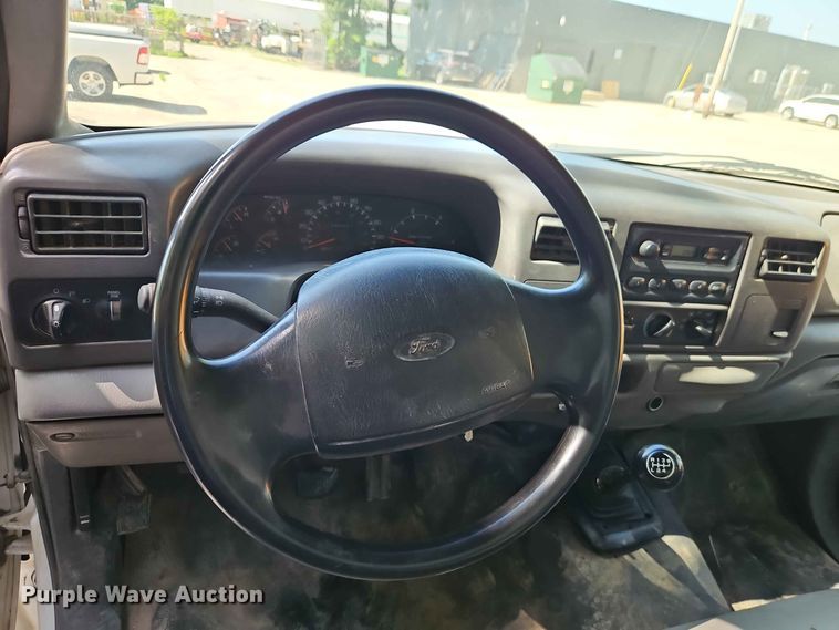 image for item EO8552 1999 Ford F550 utility / service truck