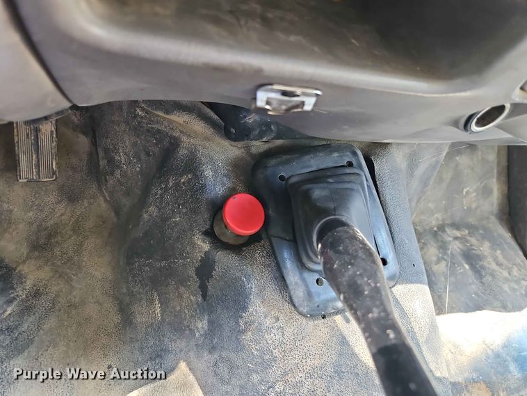 image for item EO8552 1999 Ford F550 utility / service truck