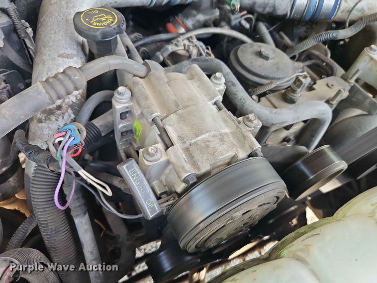image for item EO8552 1999 Ford F550 utility / service truck