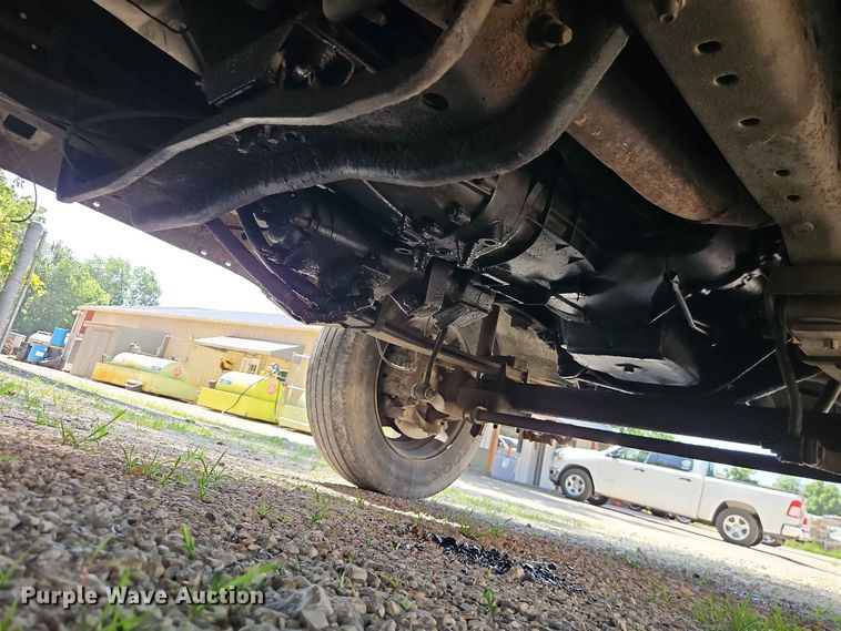 image for item EO8552 1999 Ford F550 utility / service truck