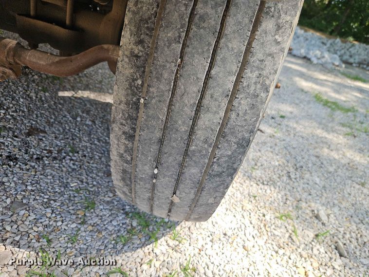 image for item EO8552 1999 Ford F550 utility / service truck