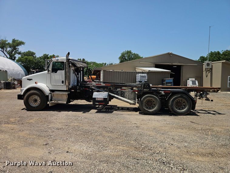 image for item EO8554 2007 Kenworth T800 roll-off container truck