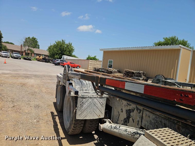 image for item EO8554 2007 Kenworth T800 roll-off container truck