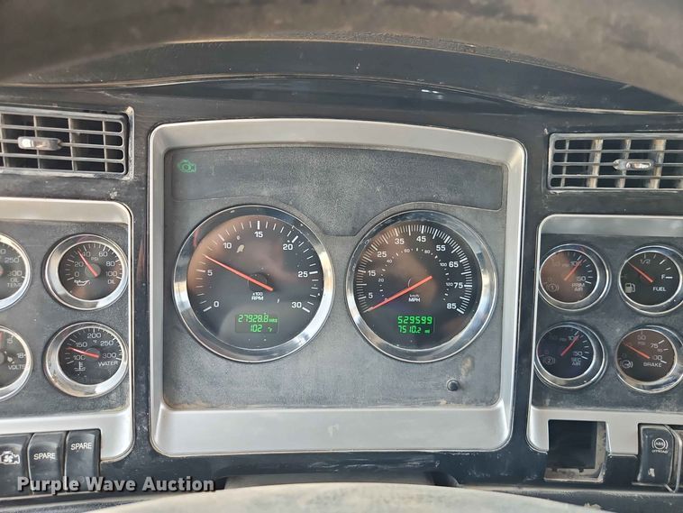 image for item EO8554 2007 Kenworth T800 roll-off container truck