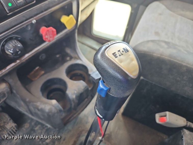 image for item EO8554 2007 Kenworth T800 roll-off container truck