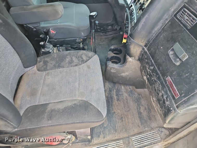 image for item EO8554 2007 Kenworth T800 roll-off container truck