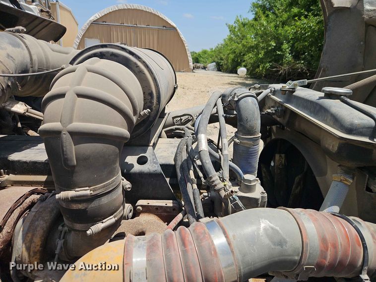 image for item EO8554 2007 Kenworth T800 roll-off container truck