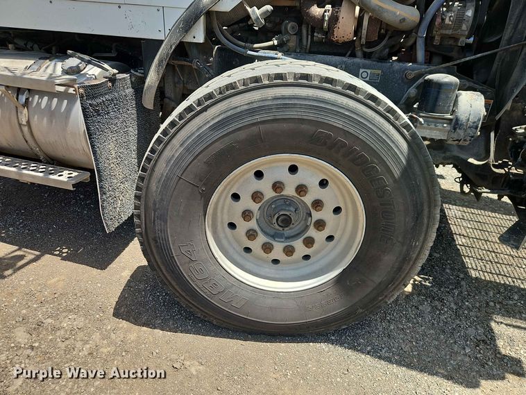 image for item EO8554 2007 Kenworth T800 roll-off container truck