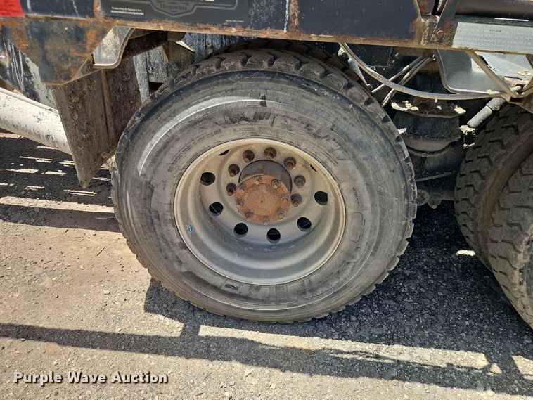 image for item EO8554 2007 Kenworth T800 roll-off container truck