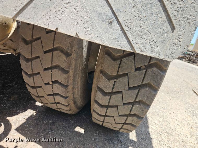 image for item EO8554 2007 Kenworth T800 roll-off container truck