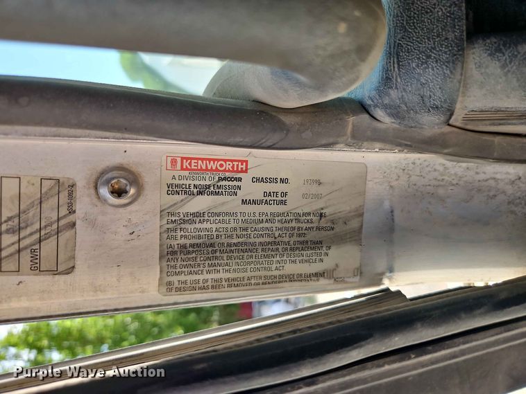 image for item EO8554 2007 Kenworth T800 roll-off container truck