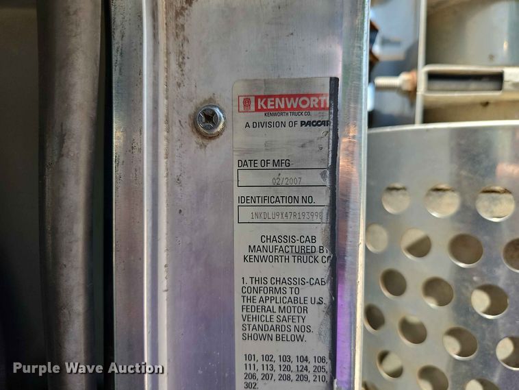image for item EO8554 2007 Kenworth T800 roll-off container truck