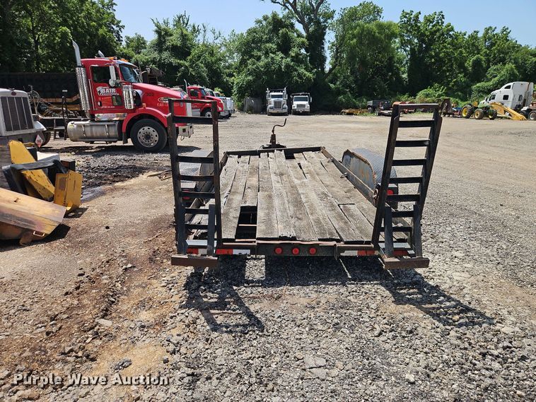 image for item EO8555 2001 Cronkhite Industries equipment trailer
