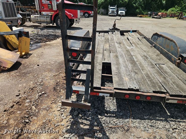 image for item EO8555 2001 Cronkhite Industries equipment trailer