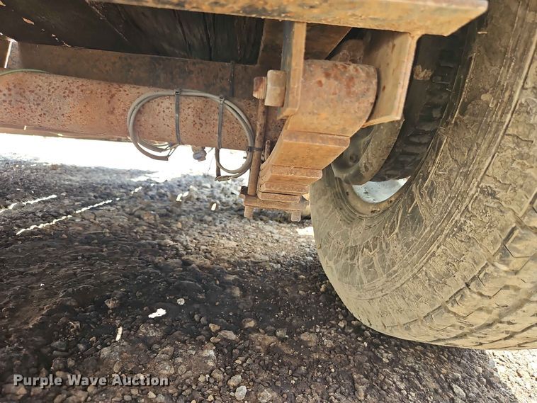 image for item EO8555 2001 Cronkhite Industries equipment trailer