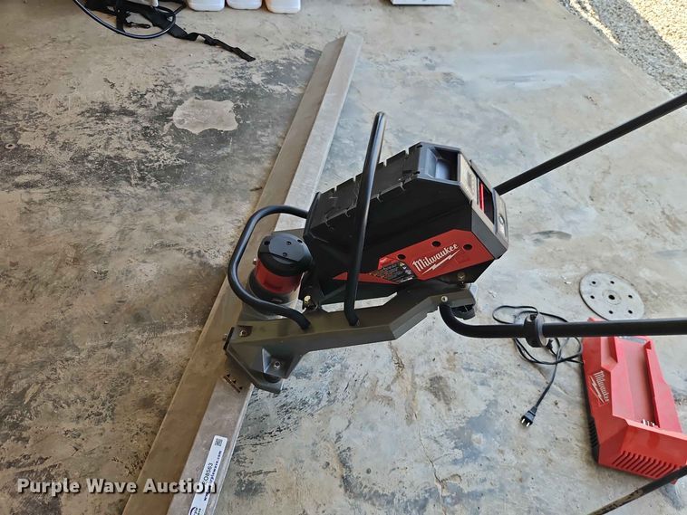 image for item EO8563 Milwaukee power screed