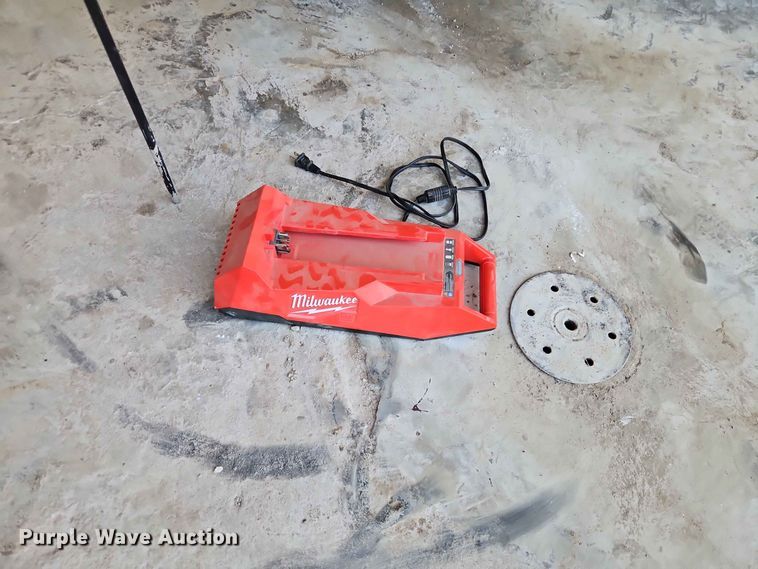 image for item EO8563 Milwaukee power screed