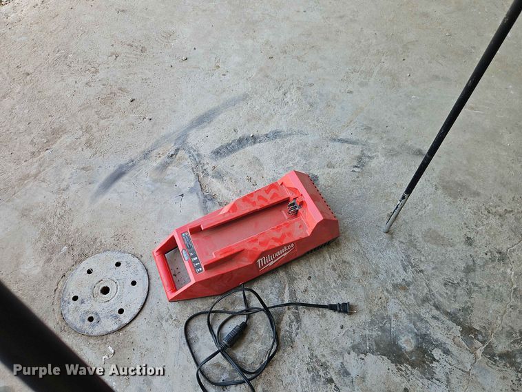 image for item EO8563 Milwaukee power screed