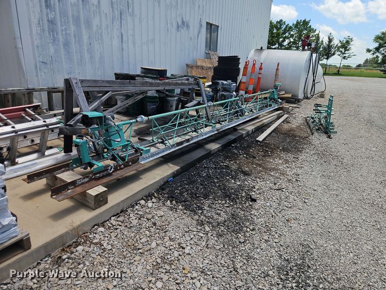 image for item EO8574 Whiteman truss screed