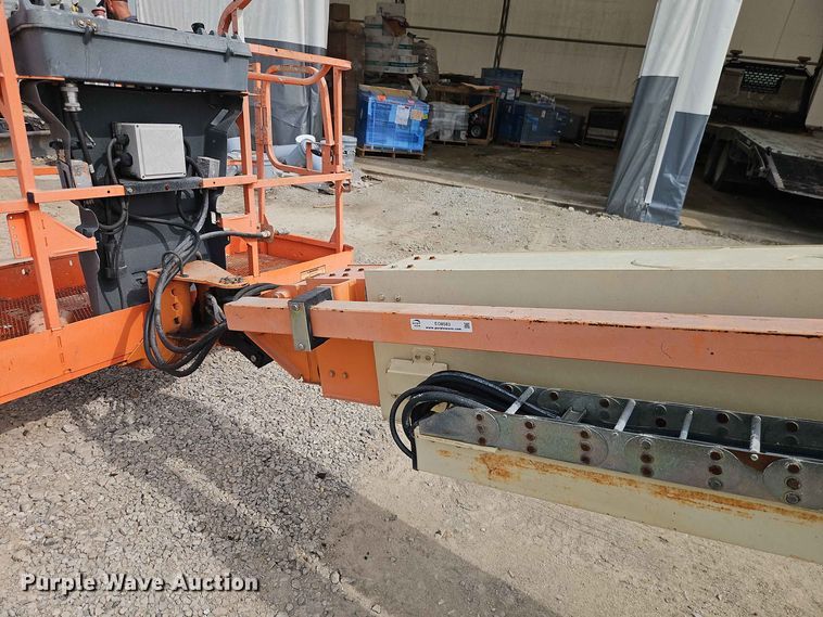 image for item EO8583 2005 JLG 600S boom lift