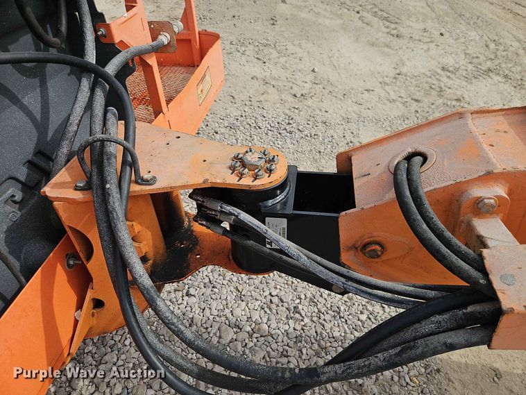 image for item EO8583 2005 JLG 600S boom lift