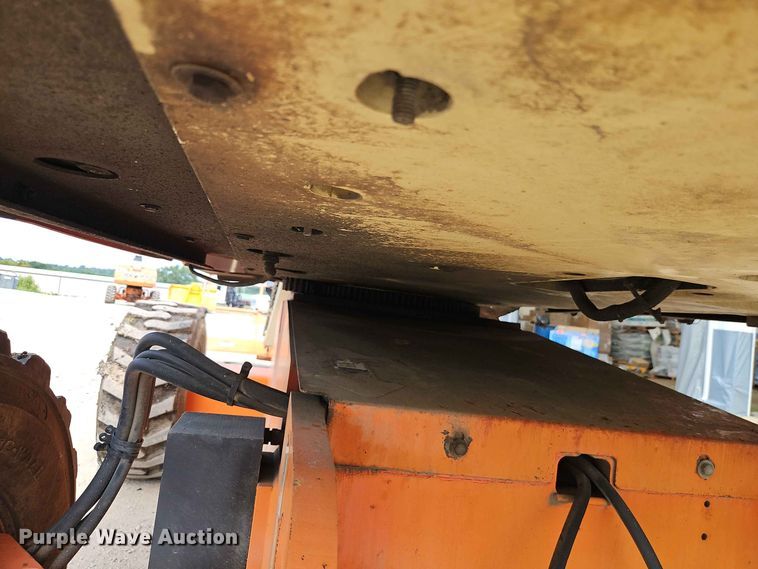 image for item EO8583 2005 JLG 600S boom lift