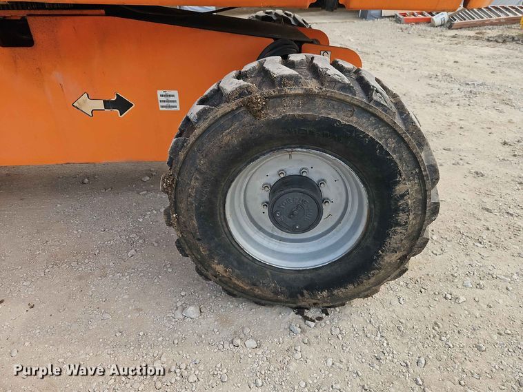 image for item EO8583 2005 JLG 600S boom lift