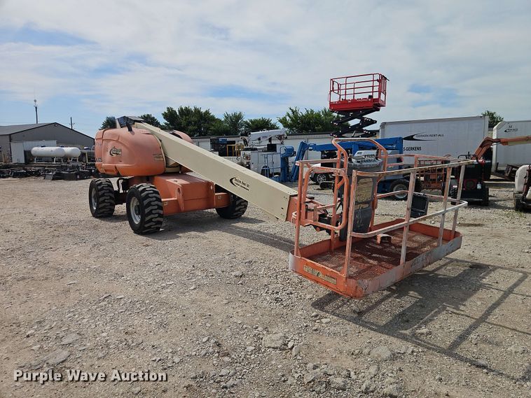 image for item EO8584 2008 JLG 600S boom lift