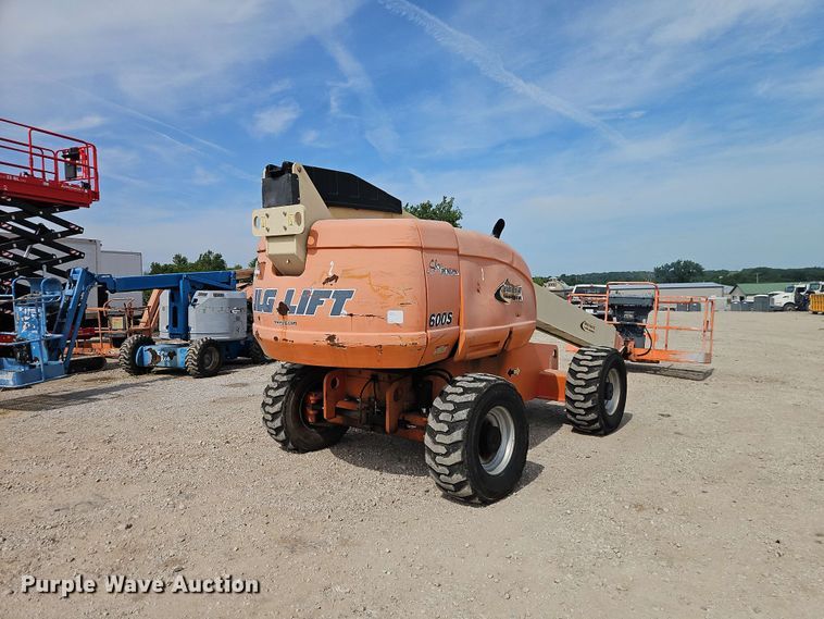 image for item EO8584 2008 JLG 600S boom lift