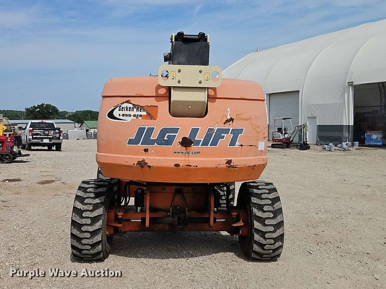 image for item EO8584 2008 JLG 600S boom lift