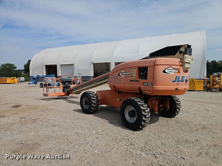 image for item EO8584 2008 JLG 600S boom lift