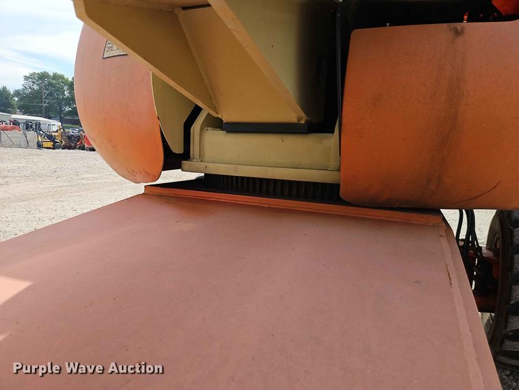 image for item EO8584 2008 JLG 600S boom lift