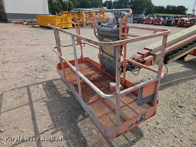 image for item EO8584 2008 JLG 600S boom lift