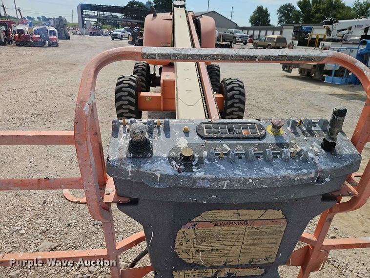 image for item EO8584 2008 JLG 600S boom lift