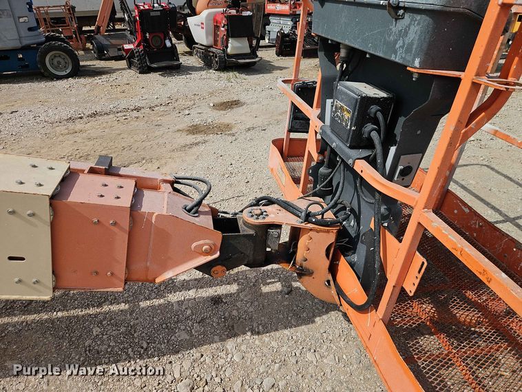 image for item EO8584 2008 JLG 600S boom lift
