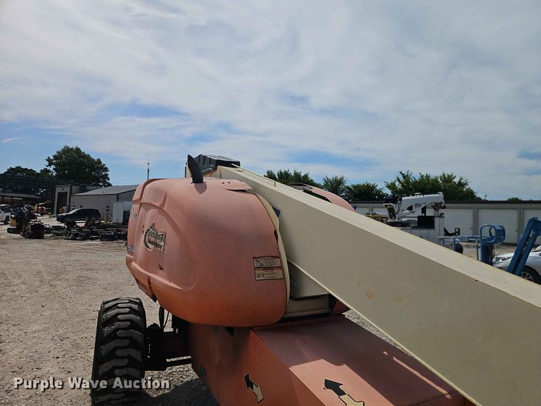 image for item EO8584 2008 JLG 600S boom lift
