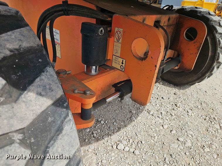 image for item EO8584 2008 JLG 600S boom lift