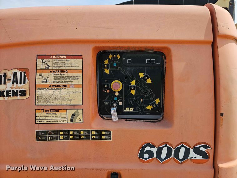image for item EO8584 2008 JLG 600S boom lift